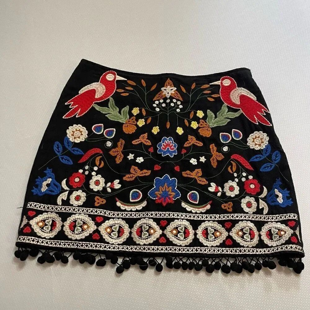 Umgee Black Embroidered Skirt Size Small